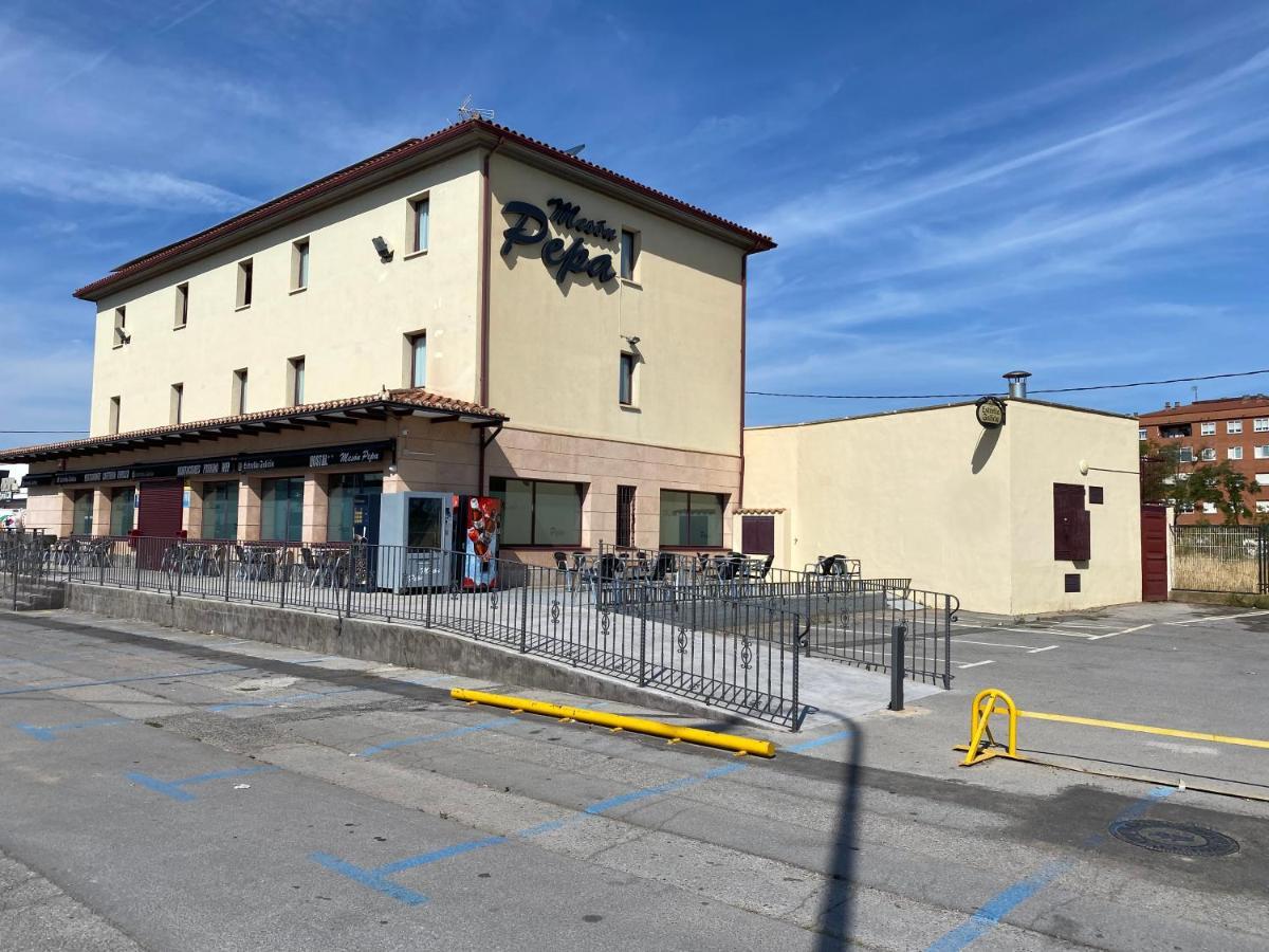Hostal Meson Pepa Logroño Esterno foto