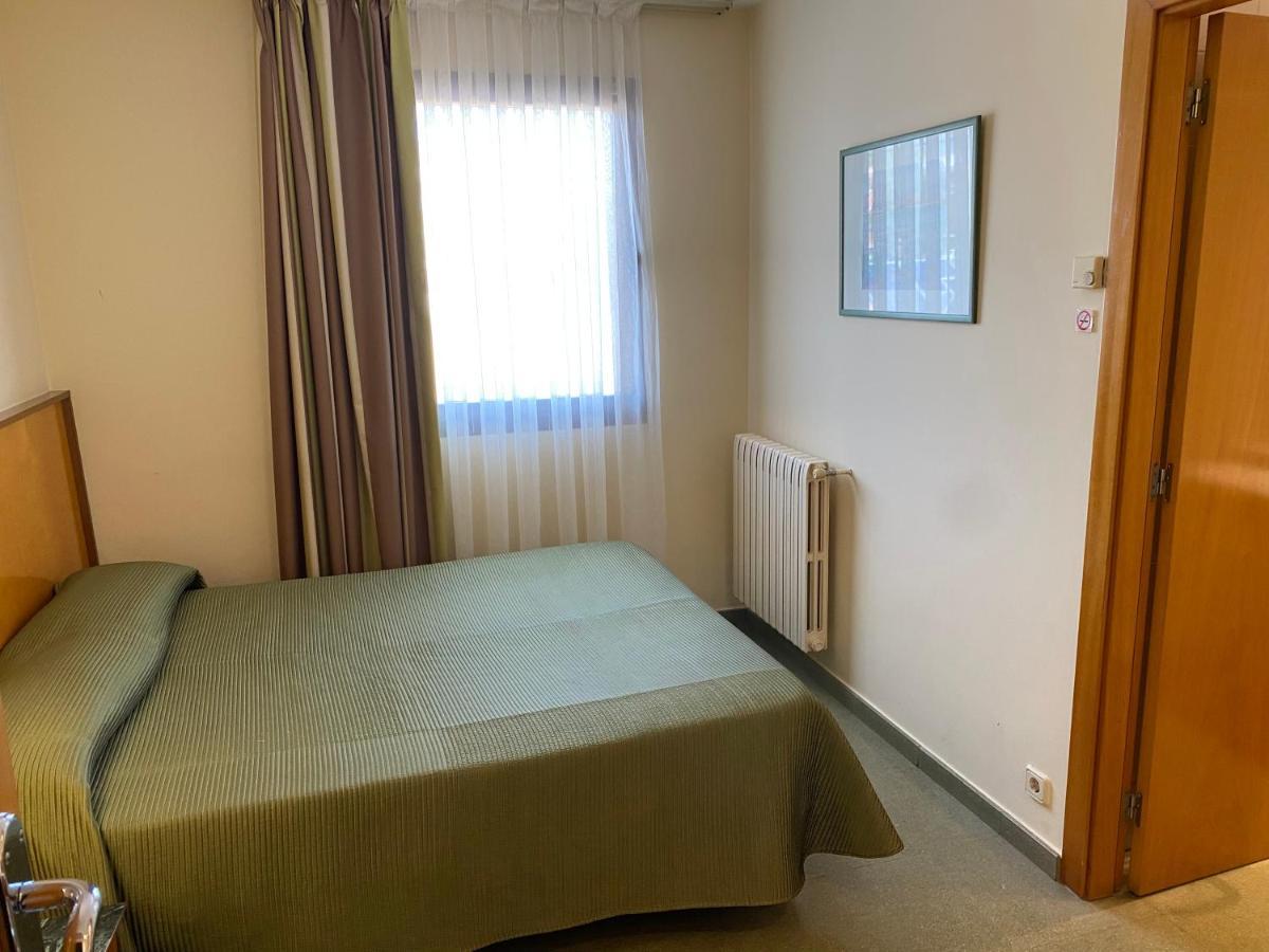 Hostal Meson Pepa Logroño Esterno foto