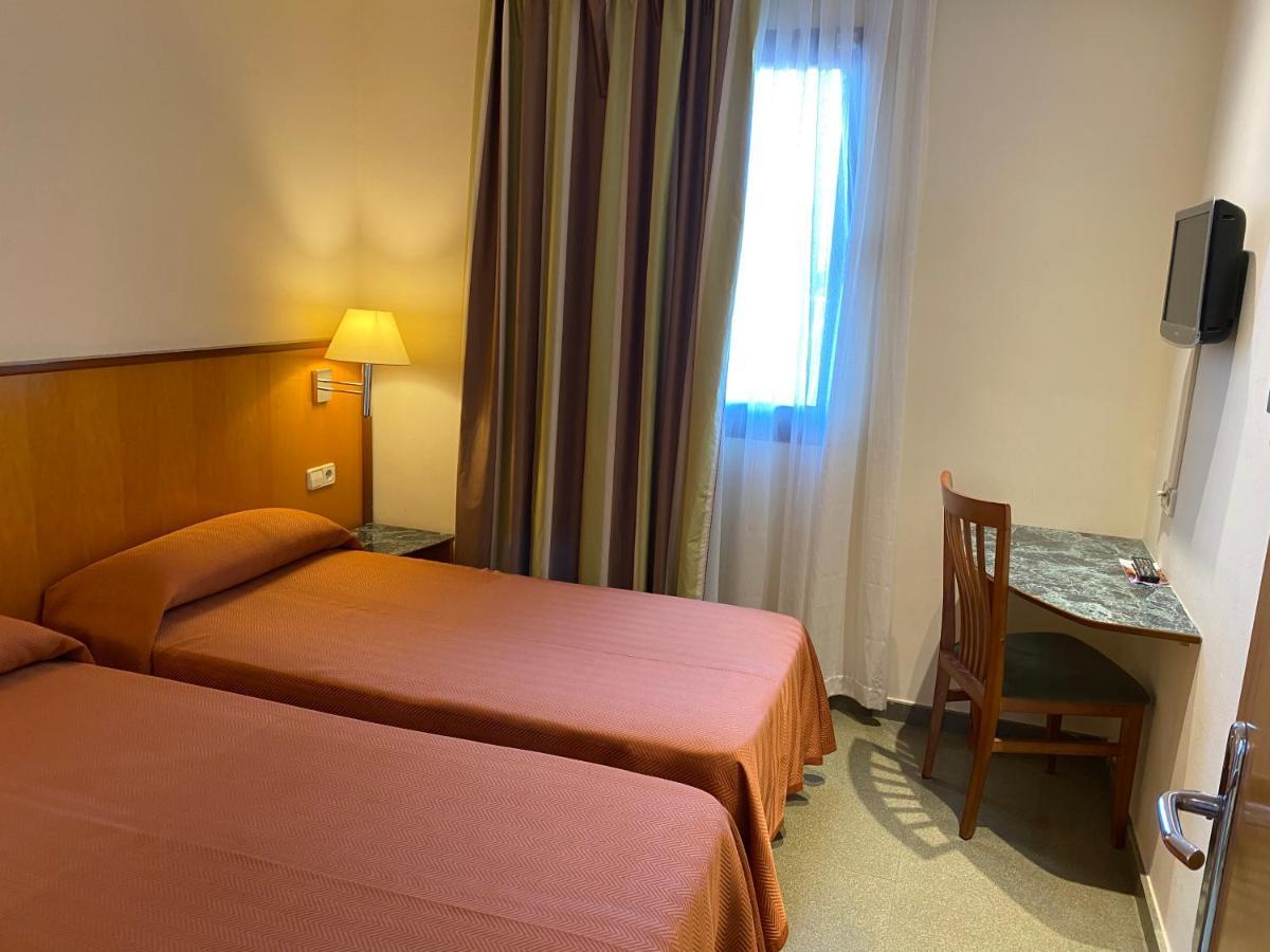Hostal Meson Pepa Logroño Esterno foto